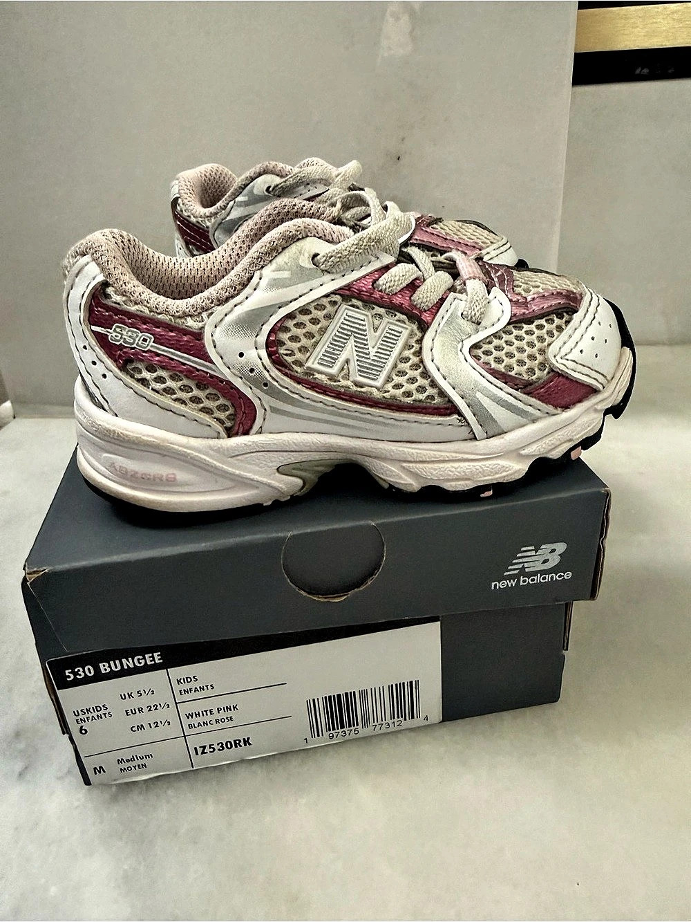 New Balance 530 MR530RK Sneakers White & Pink US 6